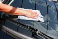 nettoyer-vitres-voiture.jpg