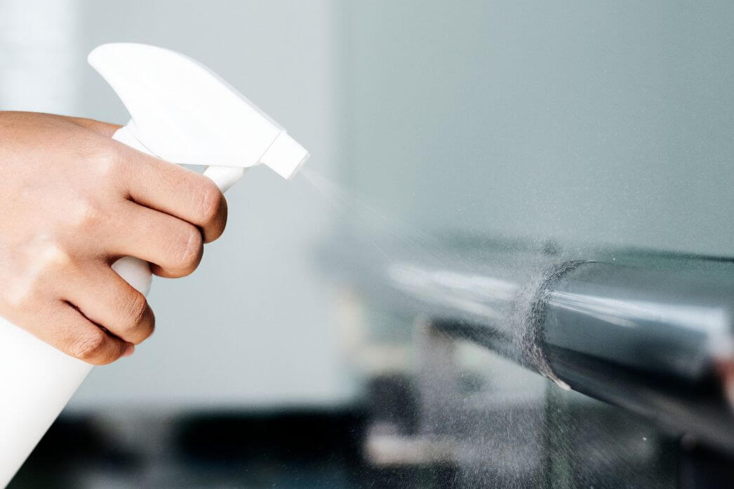jak wyczyścić zapuszczoną wannę sposoby