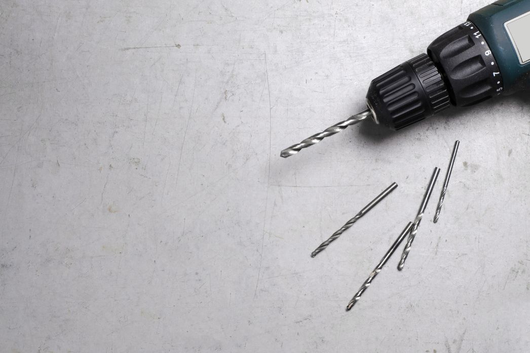 wybór wiertła do betonu zbrojonego i żelbetu