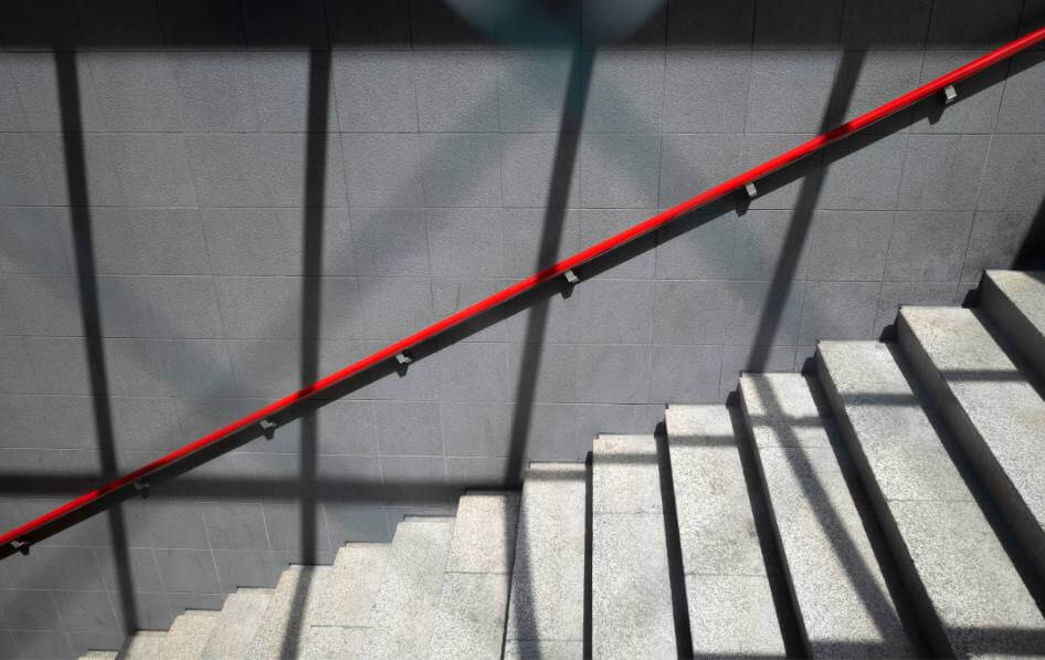 wkręty do betonu a kotwy rozporowe różnice