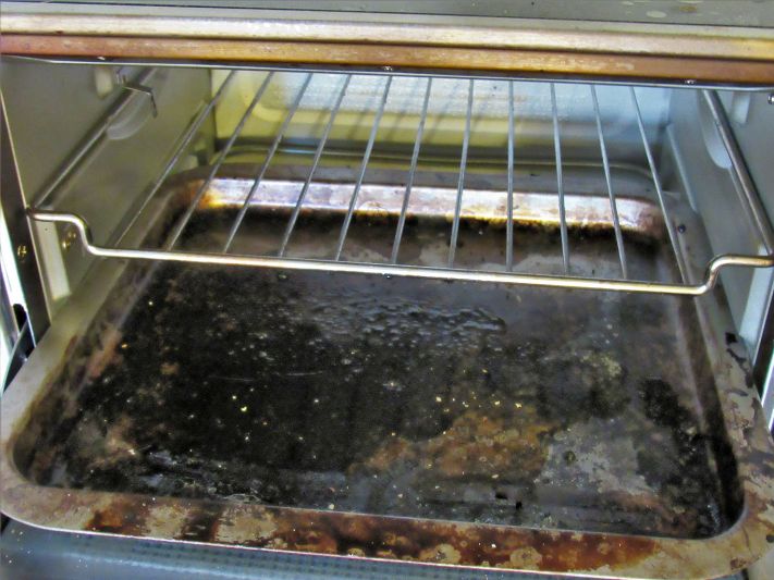 Jak wyczyścić piekarnik z przypalonego tłuszczu?