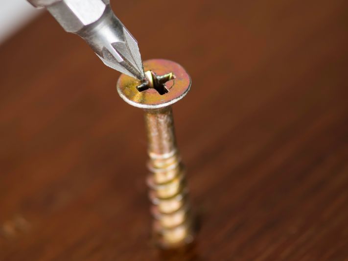 Wkręty ciesielskie – do czego można je stosować?